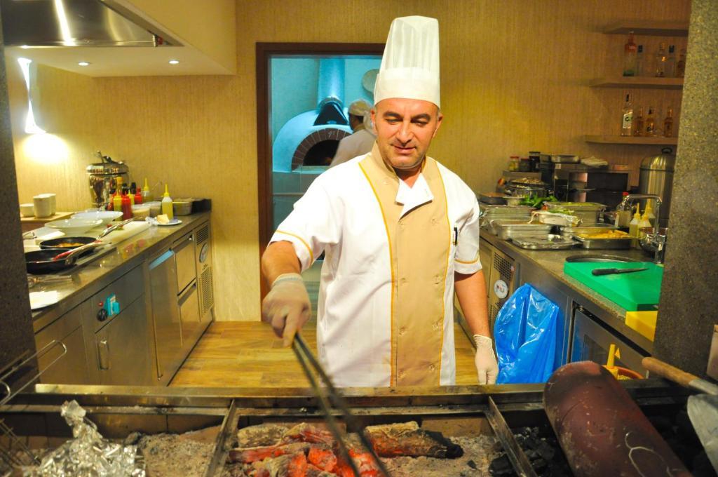 Tunceli Royal Demir Hotel מראה חיצוני תמונה